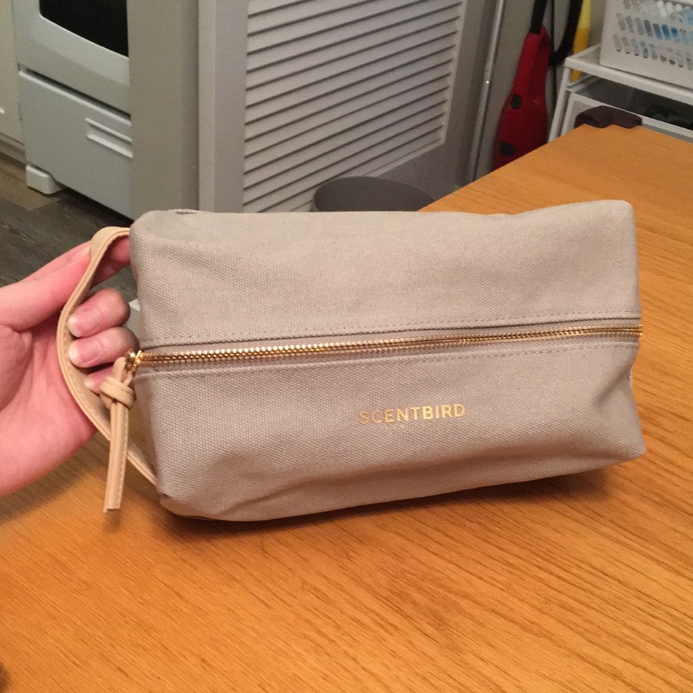 Scentbird Travel Beauty Bag